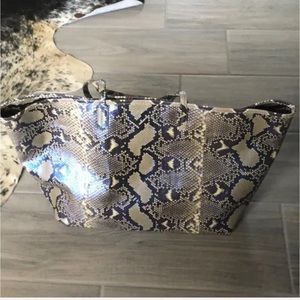 Real Python tote beautiful